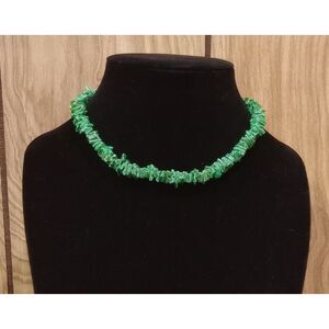Dyed Green Shell Chip Beaded 16" Barrel Clasp Necklace
